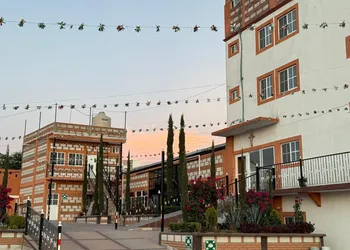 Hotel la Concha hotel thumbnail 2