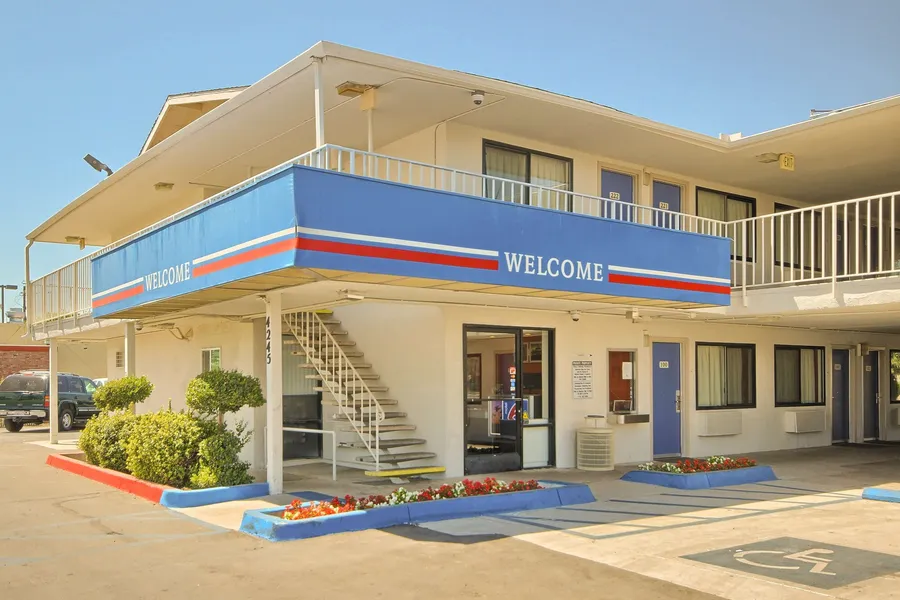 Motel 6 Fresno, CA - Blackstone North hotel detail image 2