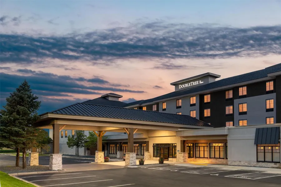 DoubleTree by Hilton Owatonna hotel detail image 2
