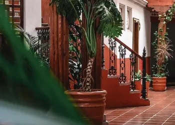 Casa Mayes hotel thumbnail 2