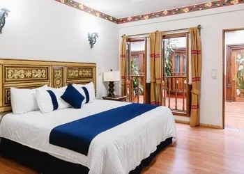 Casa Mayes hotel thumbnail 3