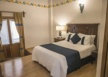 Casa Mayes hotel thumbnail 5