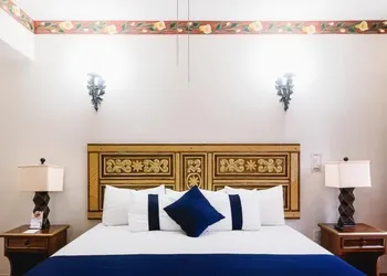 Casa Mayes hotel thumbnail 6