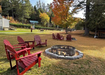 Paddler's Rest Lakeside Cabins and Hotel hotel thumbnail 6