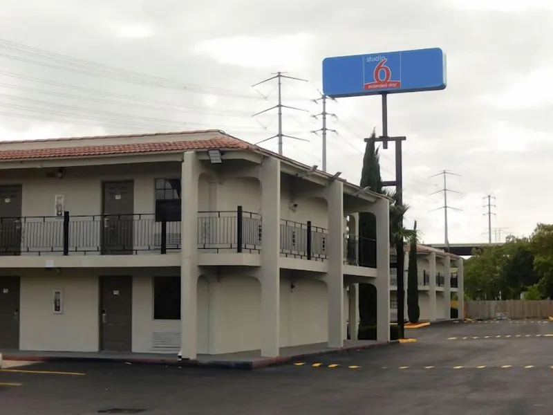 Stay Inn & Suites hotel detail image 2