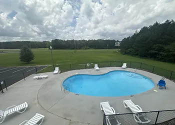 Lake Park Inn hotel thumbnail 3