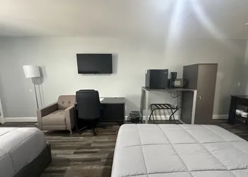 Lake Park Inn hotel thumbnail 7