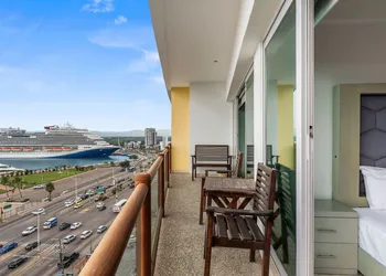 Deck12 Casino and Resort by Monyxbnb hotel thumbnail 3