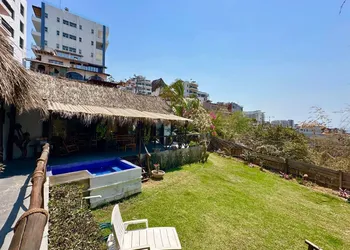 Zona Romantica Monyxbnb hotel thumbnail 3