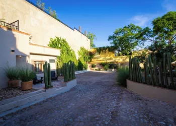 Villa Huertas hotel thumbnail 3