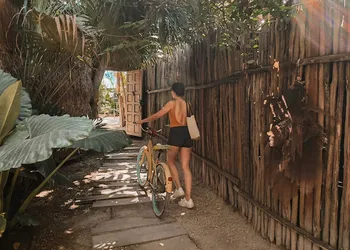 Hippie Chit Jungle Hotel hotel thumbnail 2