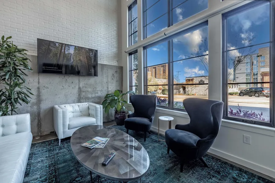 121 Hotel Buyout by Avantstay Buyout of 121 Hotel w/ Living Areas & Meeting Room! Sleeps 58 hotel detail image 2