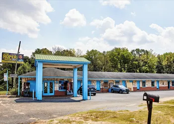 Hospitality Inn hotel thumbnail 3