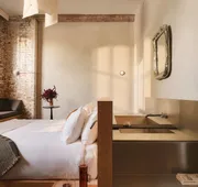 Pocketbook Hotel and Bath hotel detail image 5