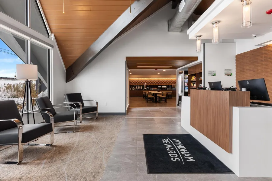 Wingate by Wyndham Geneva at SPIRE Academy hotel detail image 2