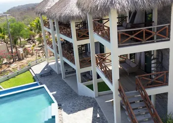 Casa Sacre hotel thumbnail 2