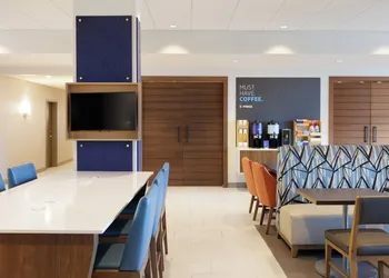 Holiday Inn Express And Suites Elgin Chicago Northwest by IHG hotel thumbnail 7
