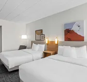 Spark by Hilton Des Plaines Chicago O'Hare hotel detail image 7