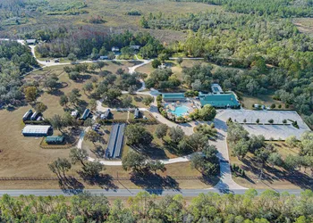 Black Prong Resort hotel thumbnail 2
