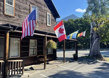 North Cascades Inn hotel thumbnail 2