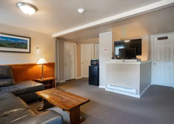 North Cascades Inn hotel thumbnail 8
