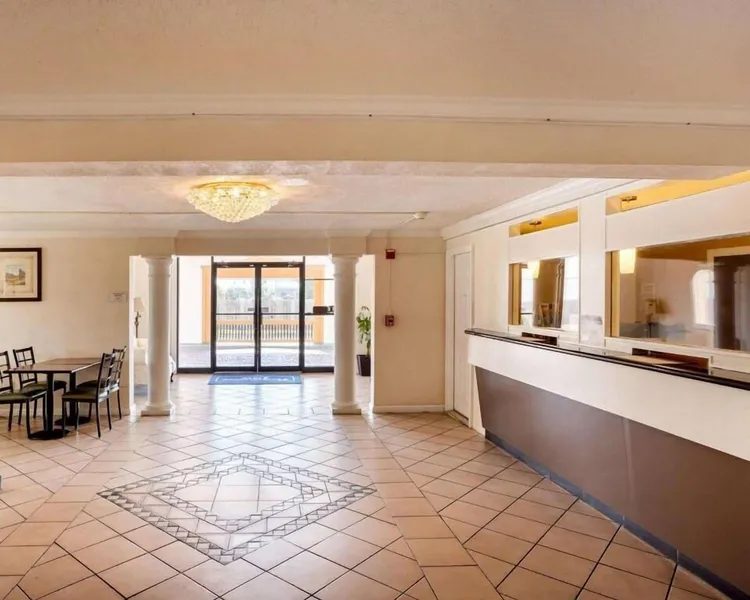 Sunrise Inn & Suites hotel detail image 6