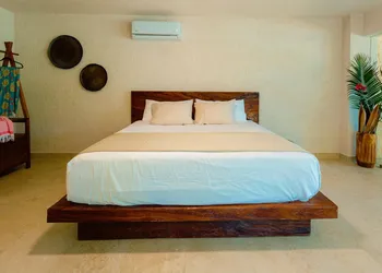 Corrales Bay Resort hotel thumbnail 3