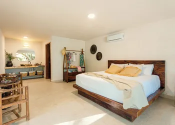 Corrales Bay Resort hotel thumbnail 4