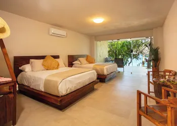 Corrales Bay Resort hotel thumbnail 7
