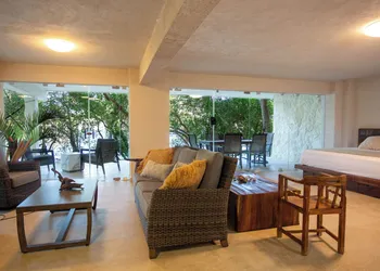 Corrales Bay Resort hotel thumbnail 8