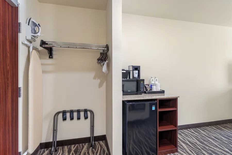 Cobblestone Hotel & Suites - Waukesha hotel detail image 2