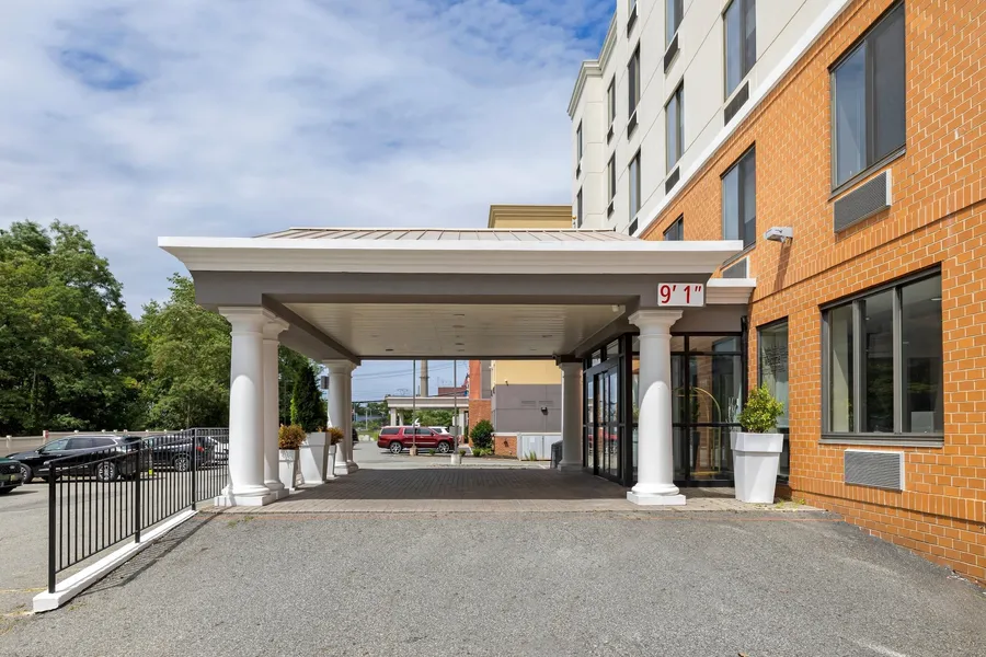 Country Inn & Suites by Radisson, Staten Island hotel detail image 2
