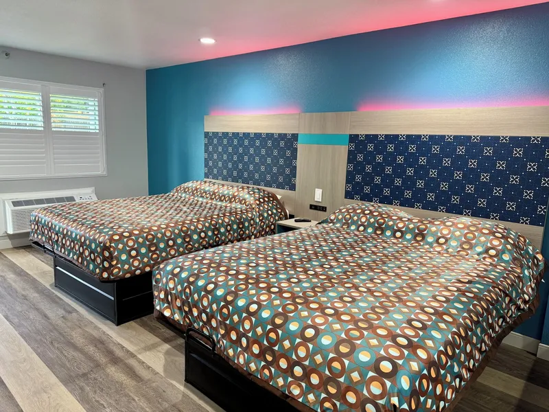 Royale Inn Motel hotel detail image 2