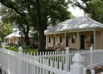 Houmas House Plantation and Gardens hotel thumbnail 4