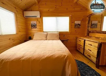 Alpen Bluffs Outdoor Resort hotel thumbnail 6