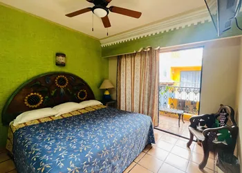Meson Acueducto hotel thumbnail 5