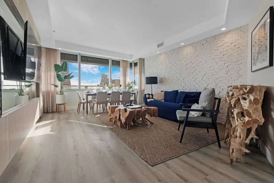 2-Story Brickell Penthouse Free Parking hotel detail image 2