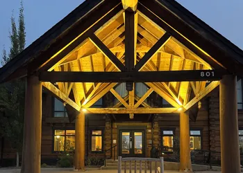 Lodge and Lantern hotel thumbnail 3