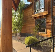 Lodge and Lantern hotel detail image 4