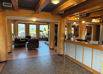 Lodge and Lantern hotel thumbnail 7
