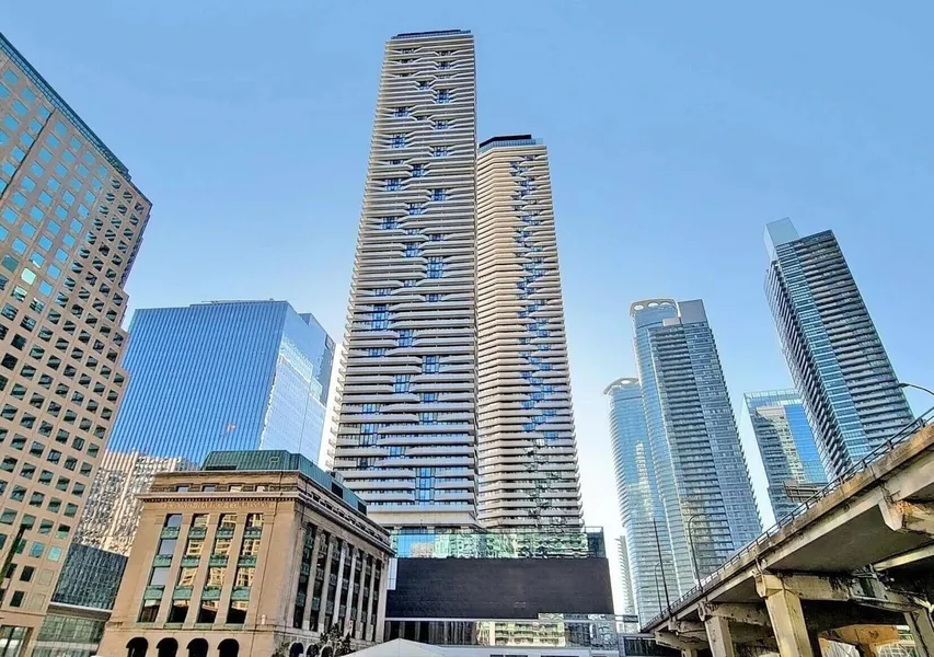Harbour Suites & Towers Union Toronto hotel detail image 2