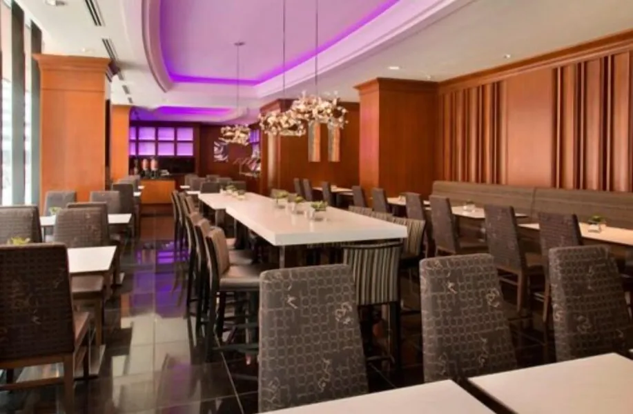 Lux Lakeview Suite CNTower Free Parking hotel detail image 2