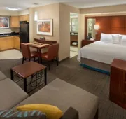 Lux Lakeview Suite CNTower Free Parking hotel detail image 7