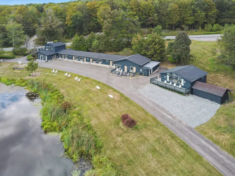 Lakelyn Lodge hotel detail image 2
