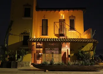 El Diablo y La Luna B&B hotel thumbnail 5