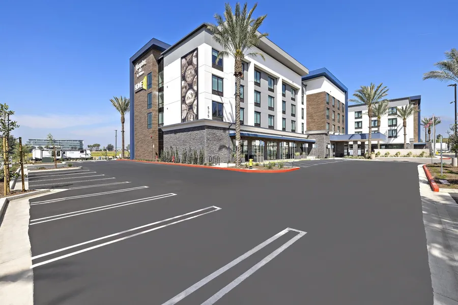 Hampton Inn By Hilton Ontario Airport hotel detail image 2