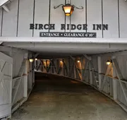 The Birch Ridge: English Gentleman's Room #9 - King Suite In Killington, Vermont. Hot Tub. 1 Bedroom Home hotel detail image 3