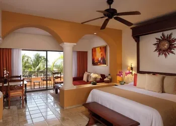 Beach Resort suites hotel thumbnail 3