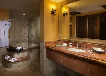 Beach Resort suites hotel thumbnail 5