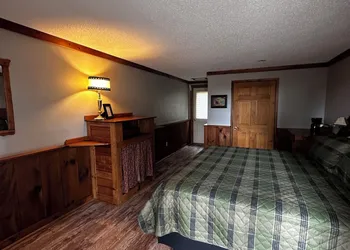 Three Bear Lodge hotel thumbnail 4